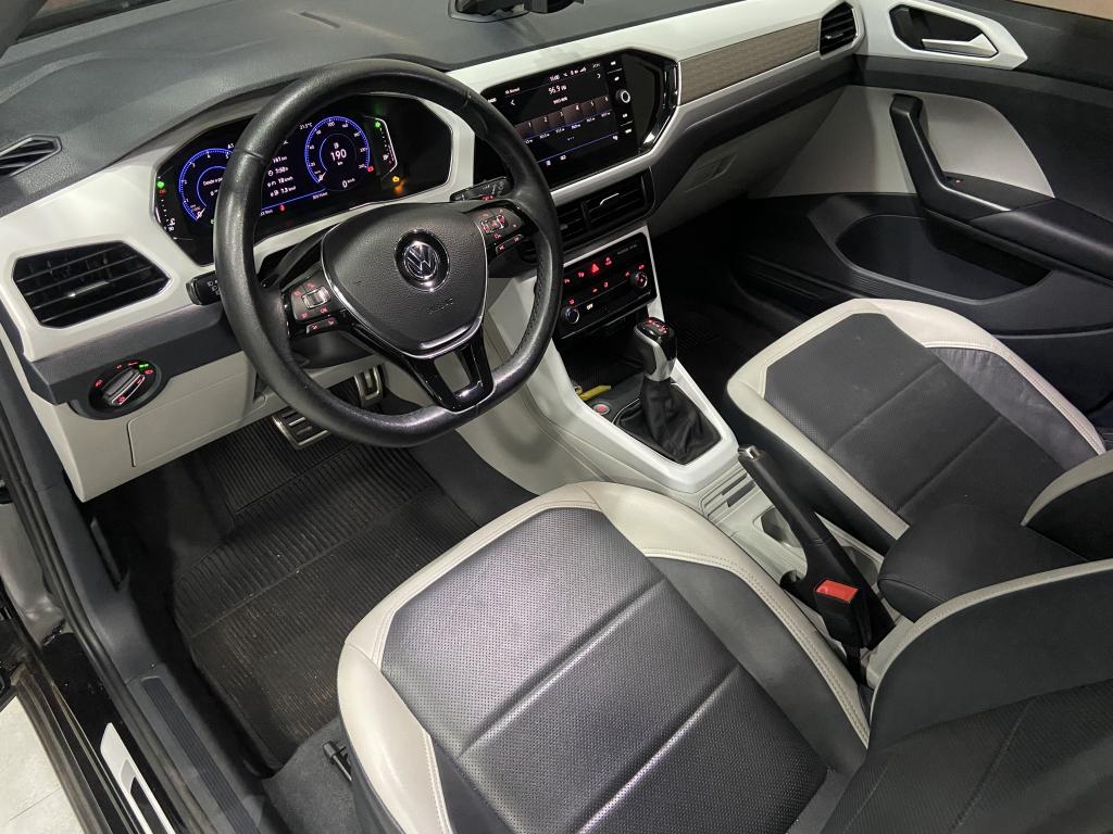 VOLKSWAGEN T-Cross - Foto
