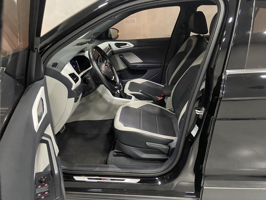 VOLKSWAGEN T-Cross - Foto
