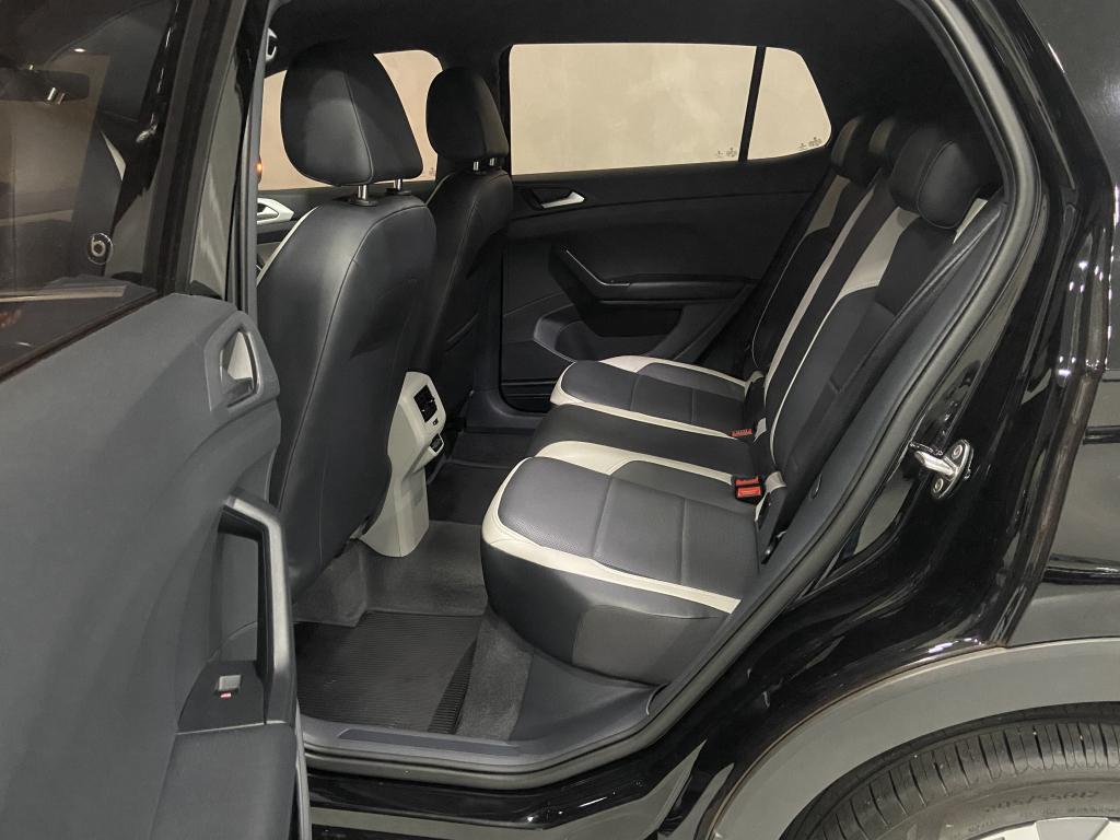 VOLKSWAGEN T-Cross - Foto
