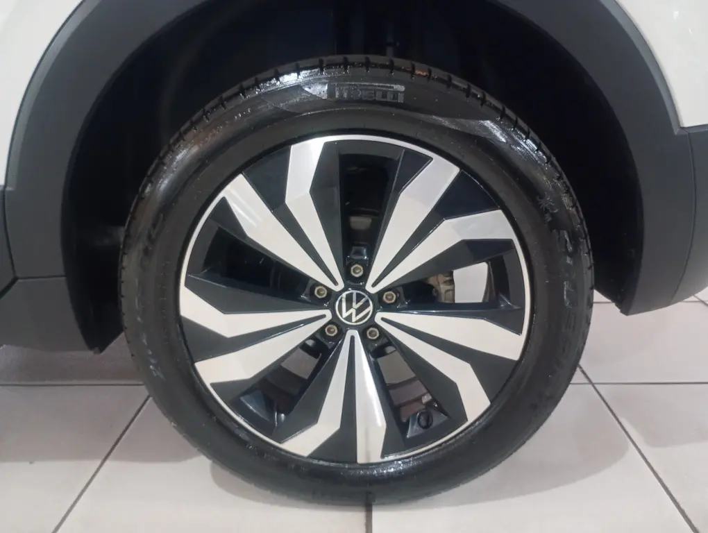 VOLKSWAGEN T-Cross - Foto