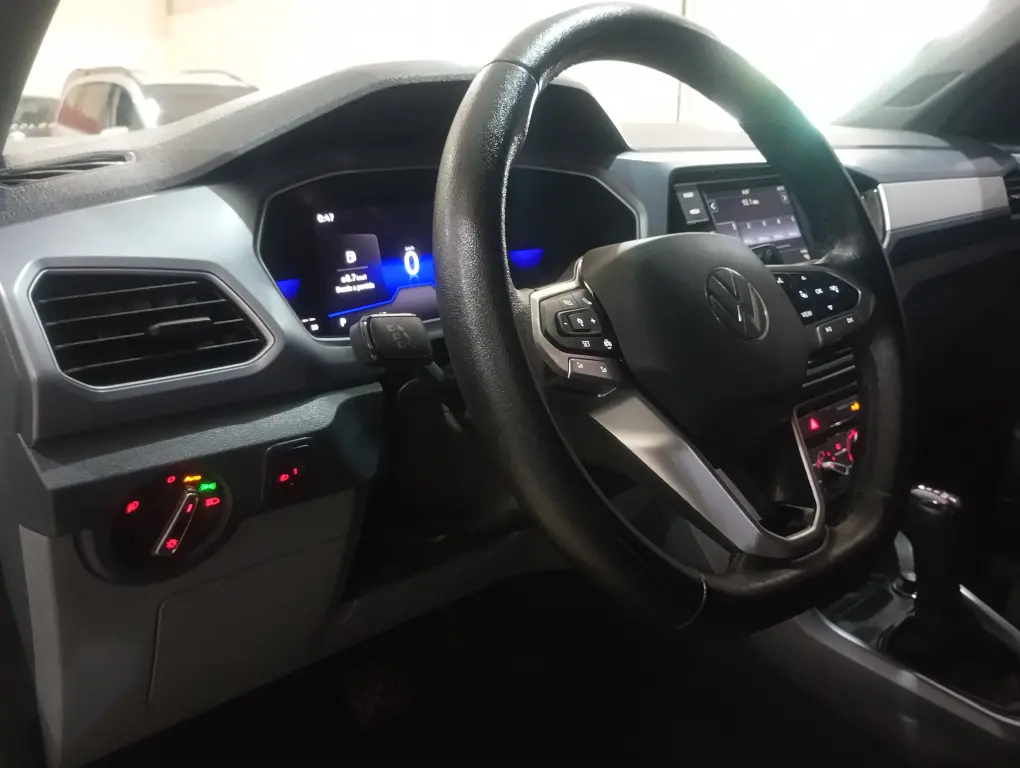 VOLKSWAGEN T-Cross - Foto