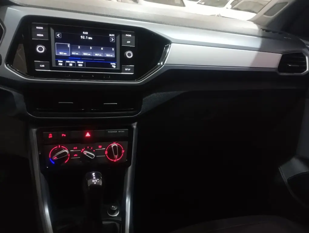 VOLKSWAGEN T-Cross - Foto
