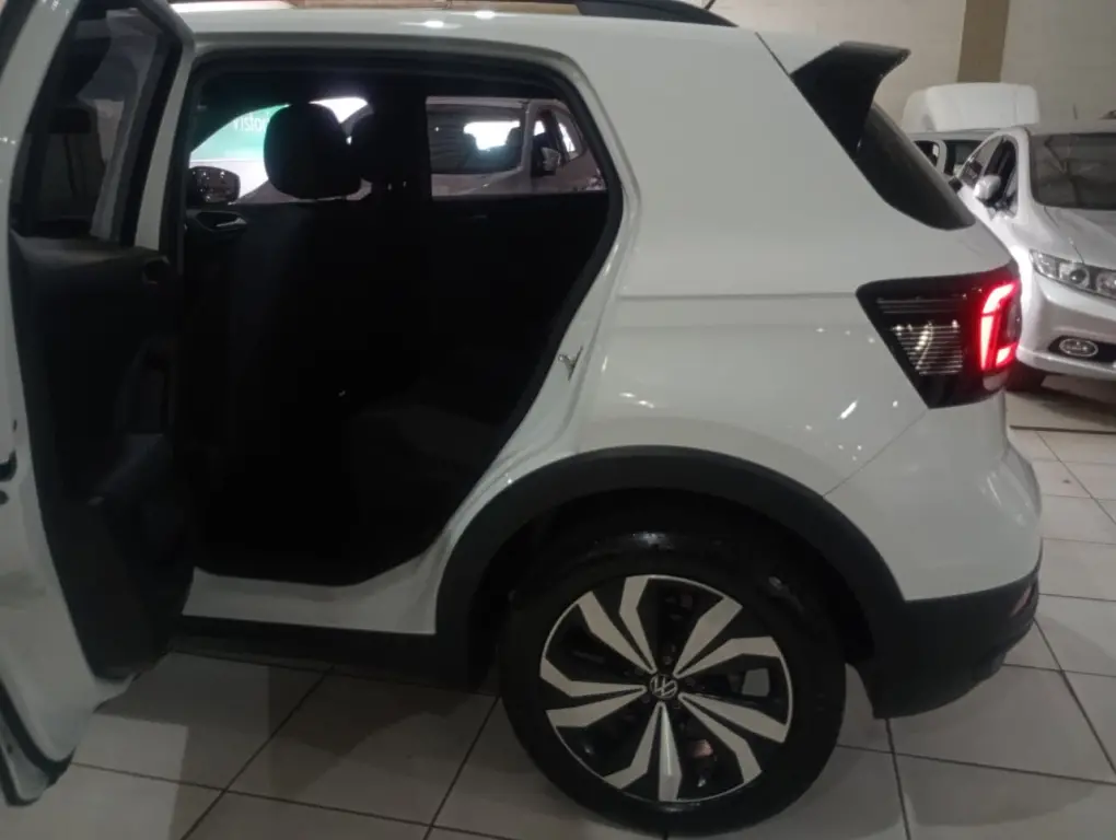VOLKSWAGEN T-Cross - Foto