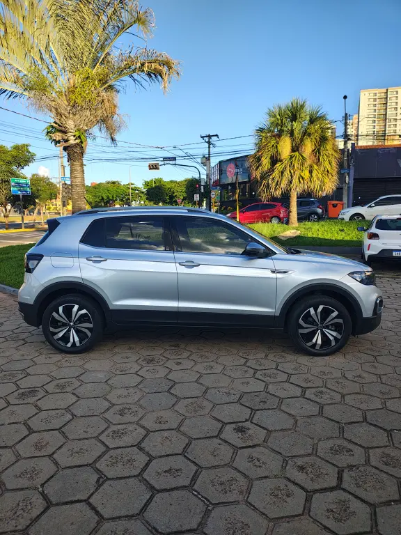 VOLKSWAGEN T-Cross - Foto