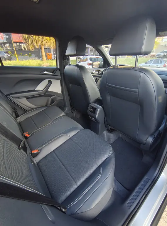 VOLKSWAGEN T-Cross - Foto