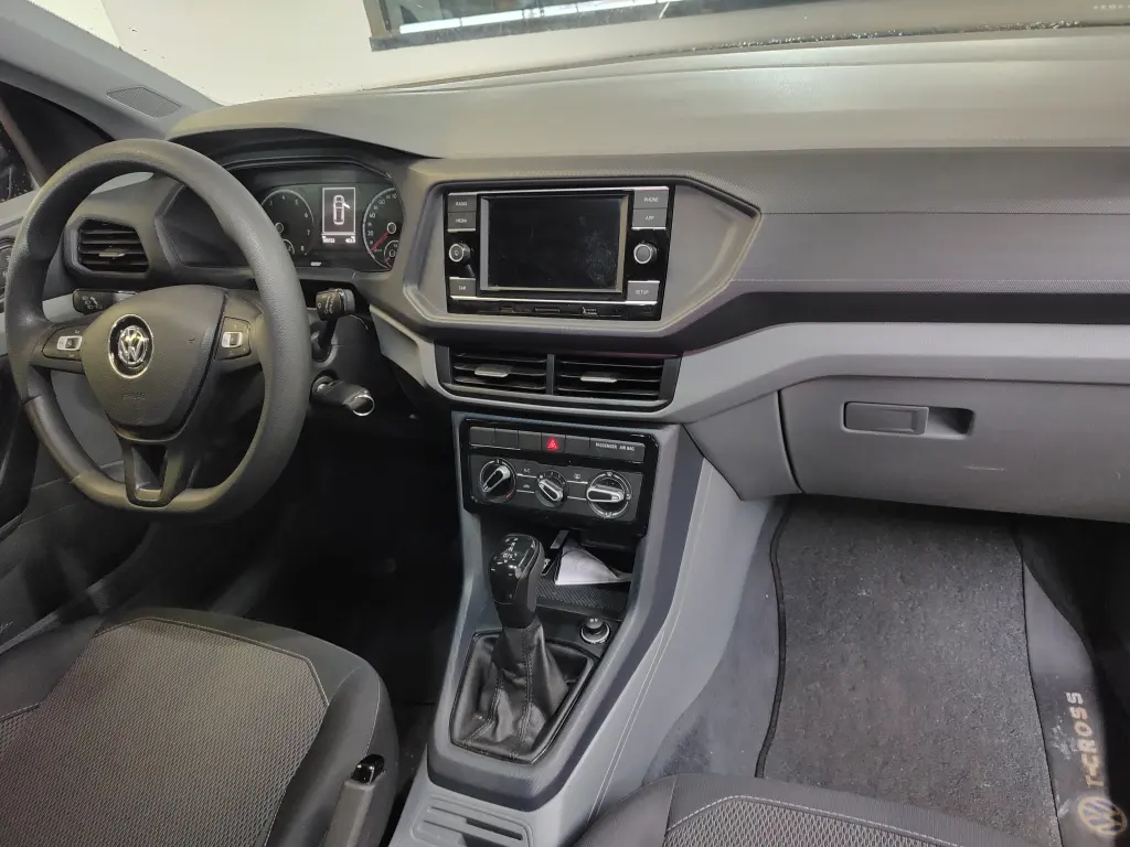 VOLKSWAGEN T-Cross - Foto