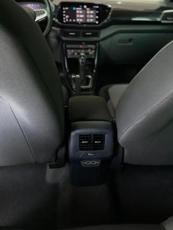 VOLKSWAGEN T-Cross - Foto