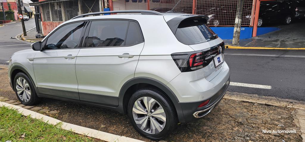 VOLKSWAGEN T-Cross - Foto