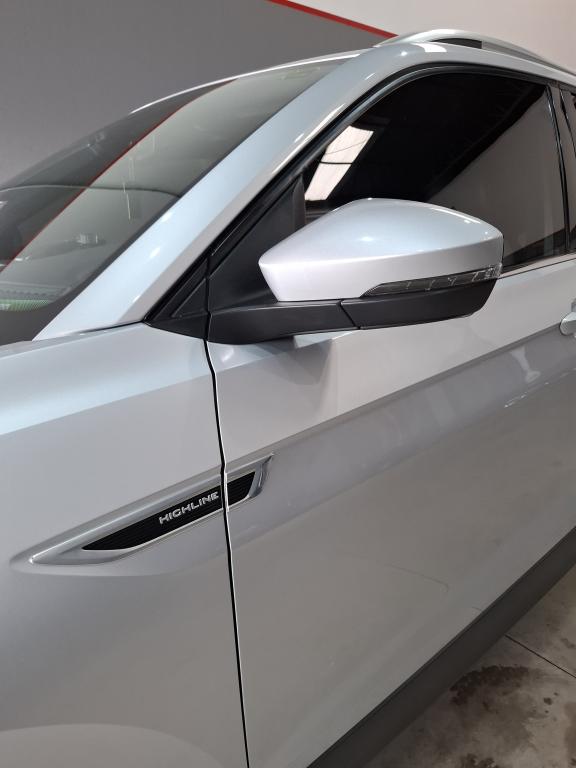 VOLKSWAGEN T-Cross - Foto