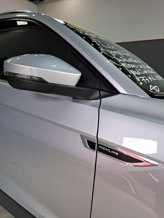 VOLKSWAGEN T-Cross - Foto