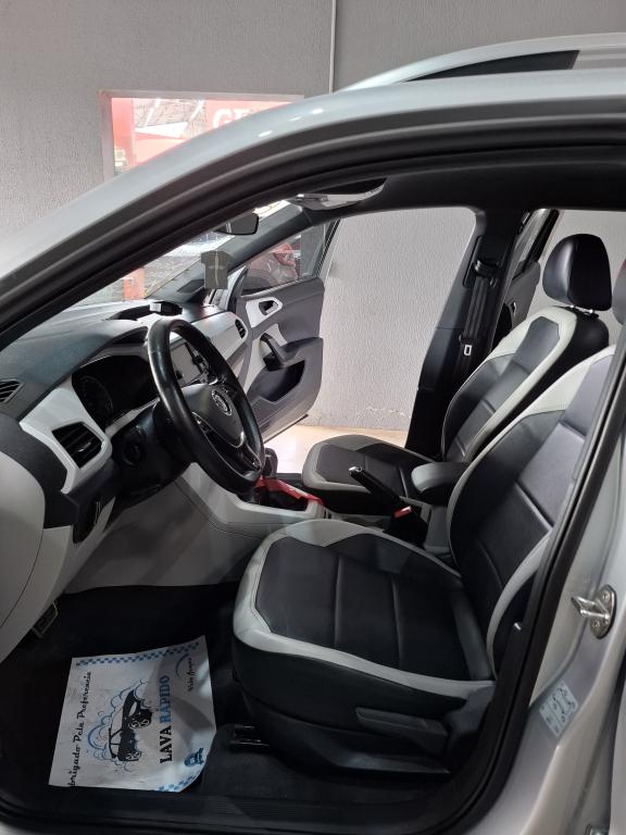 VOLKSWAGEN T-Cross - Foto