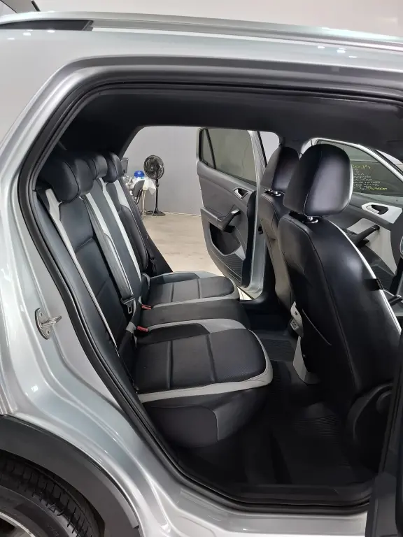 VOLKSWAGEN T-Cross - Foto