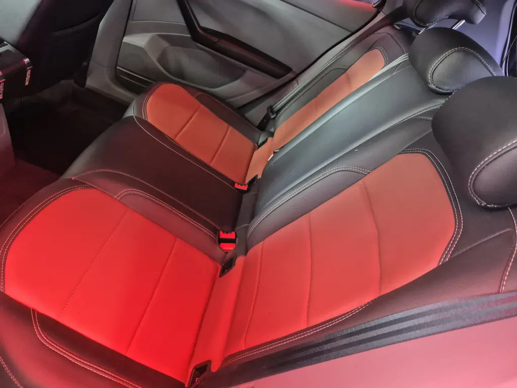 VOLKSWAGEN T-Cross - Foto