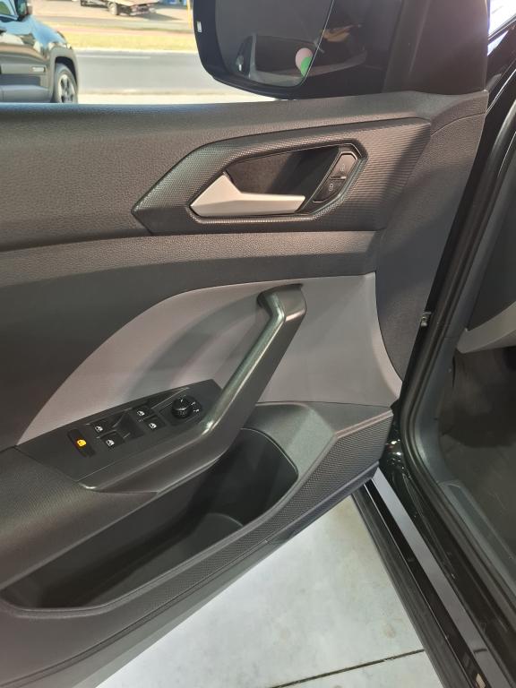 VOLKSWAGEN T-Cross - Foto