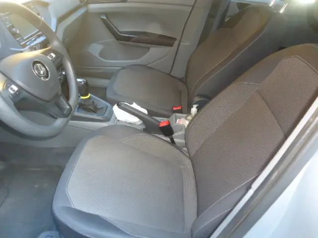 VOLKSWAGEN T-Cross - Foto