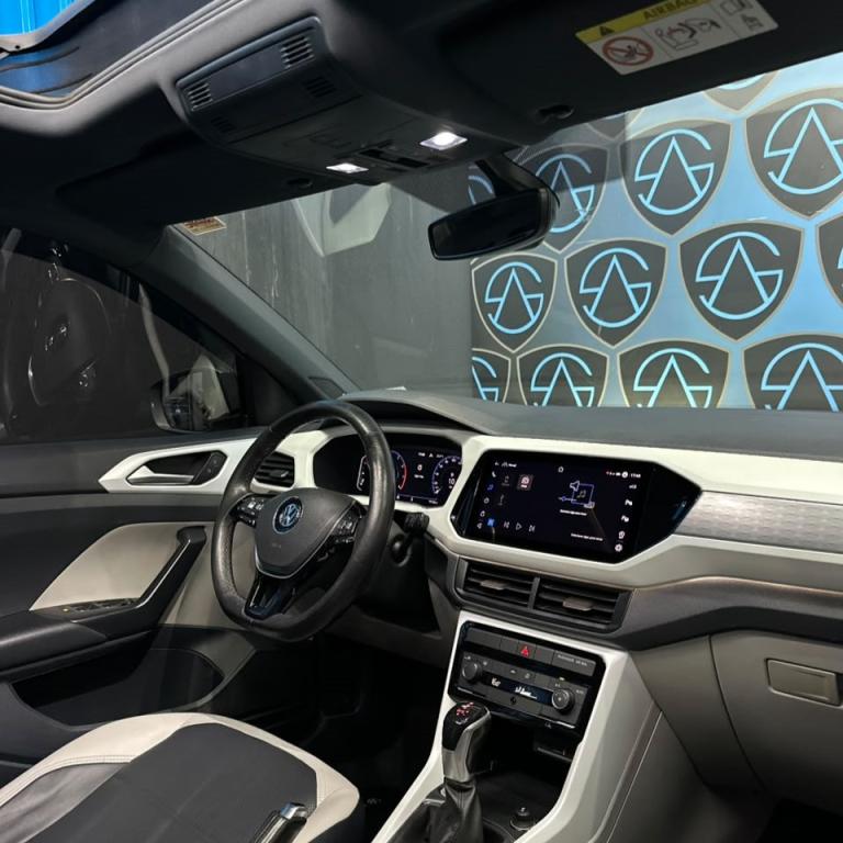 VOLKSWAGEN T-Cross - Foto