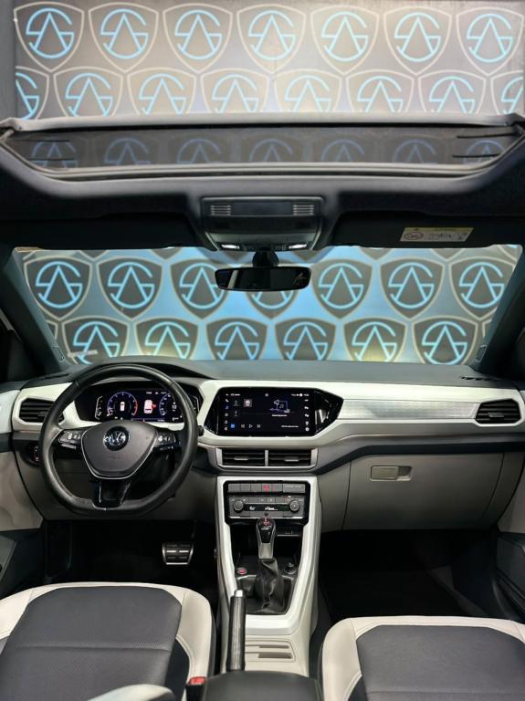 VOLKSWAGEN T-Cross - Foto