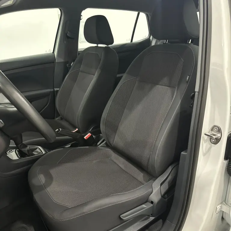 VOLKSWAGEN T-Cross - Foto