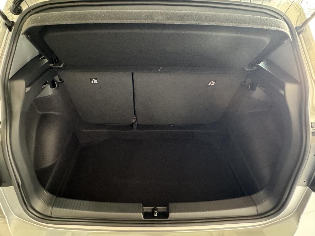 VOLKSWAGEN T-Cross - Foto
