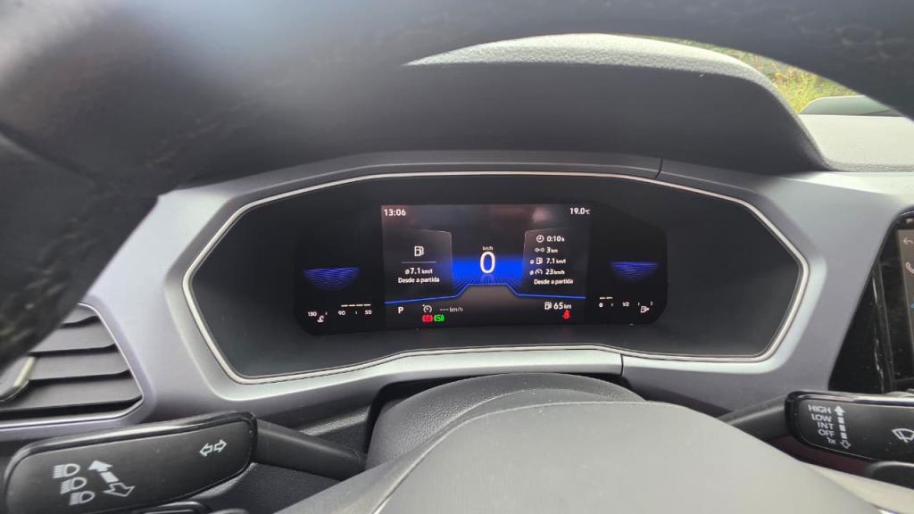 VOLKSWAGEN T-Cross - Foto