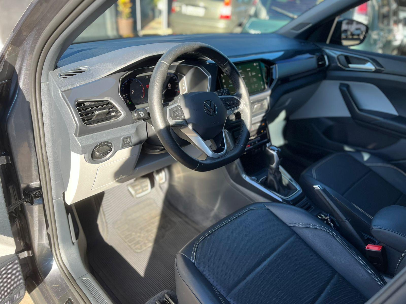 VOLKSWAGEN T-Cross - Foto