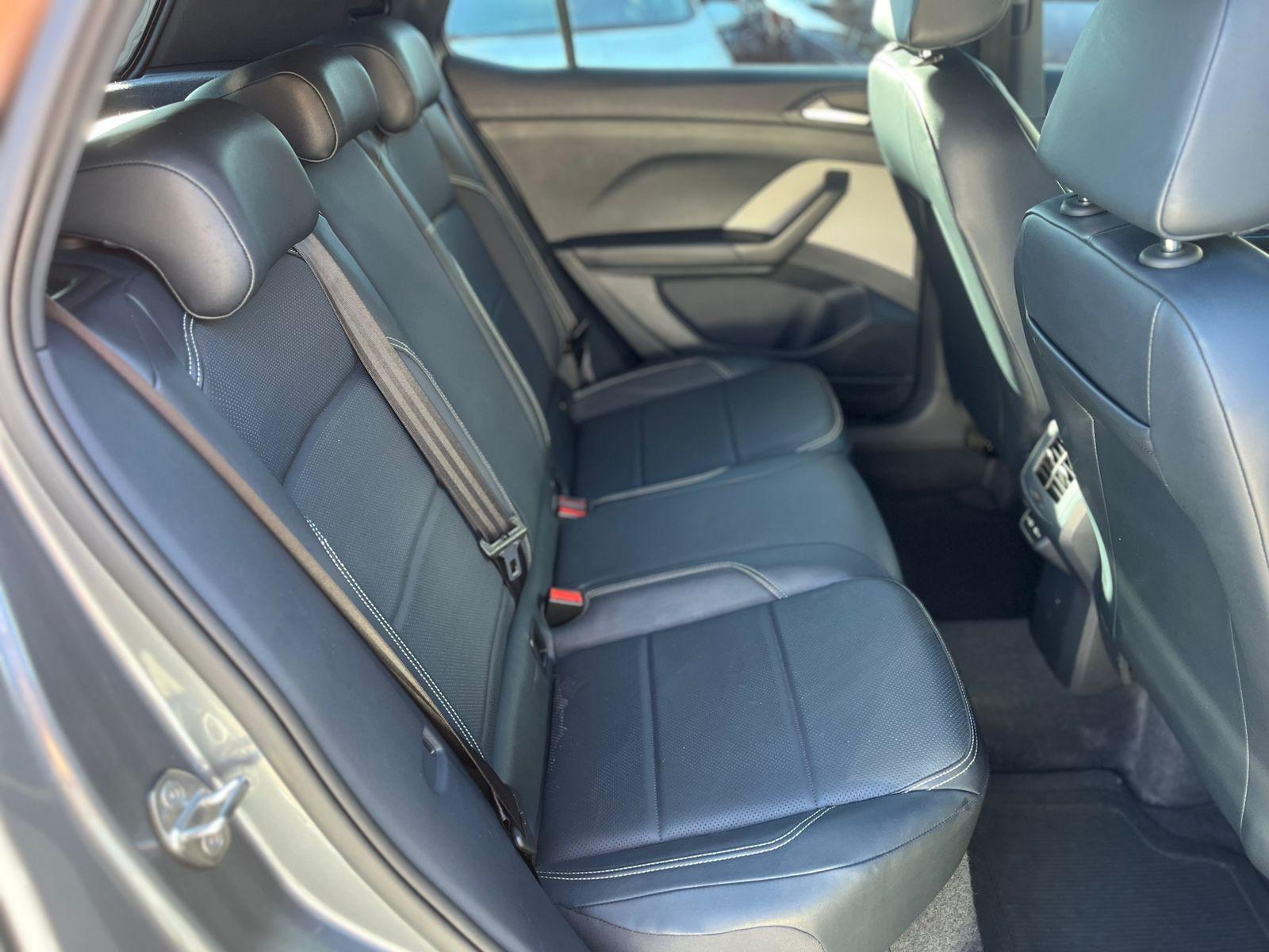 VOLKSWAGEN T-Cross - Foto