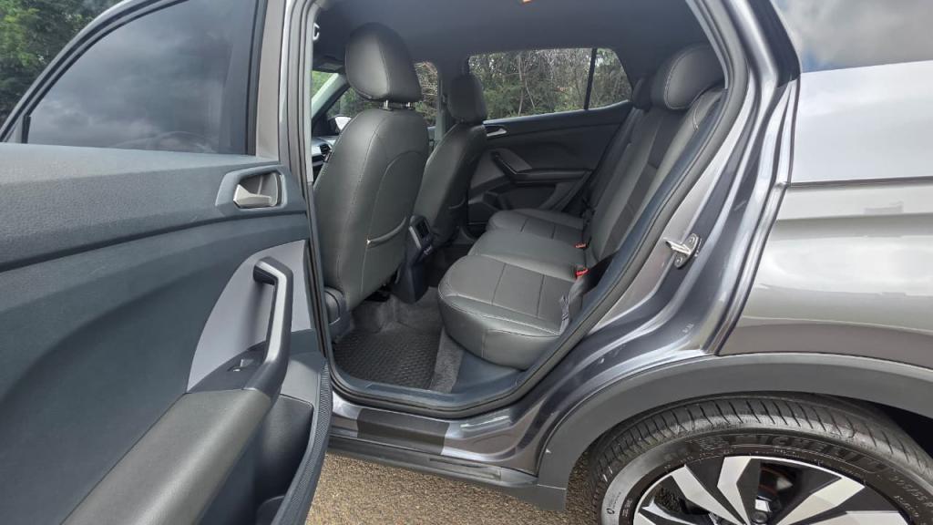 VOLKSWAGEN T-Cross - Foto