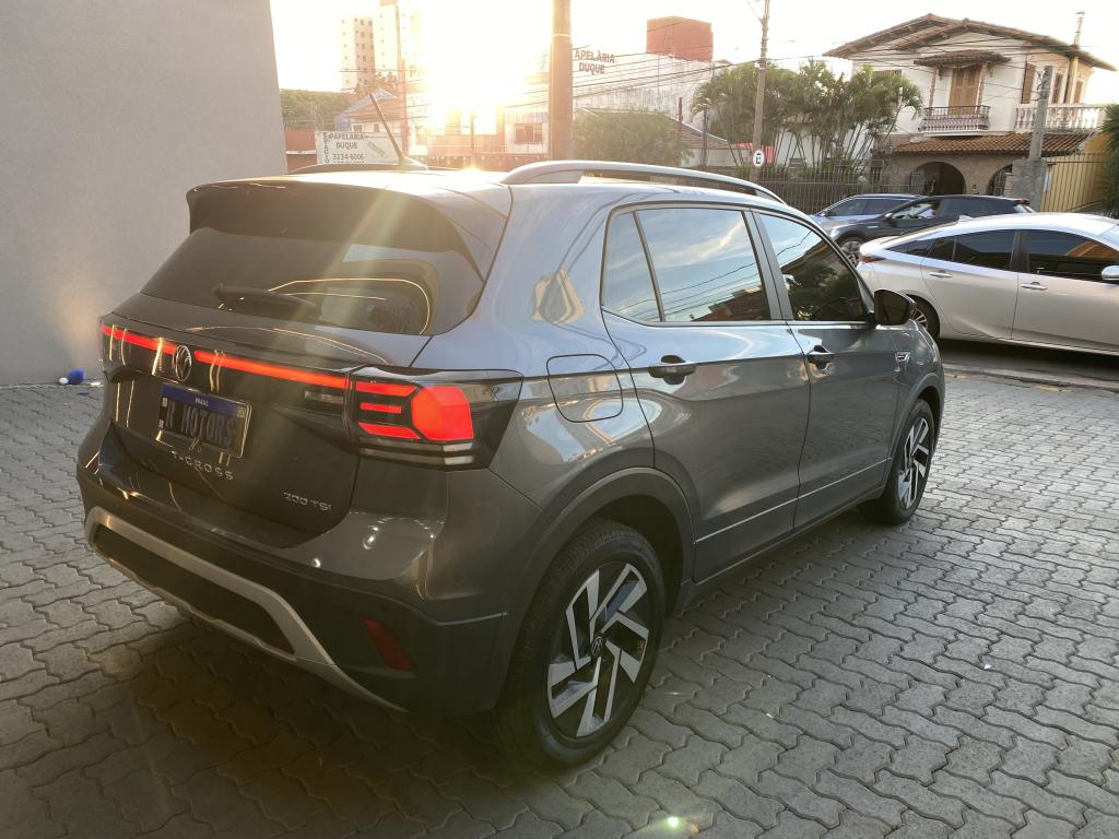 VOLKSWAGEN T-Cross - Foto