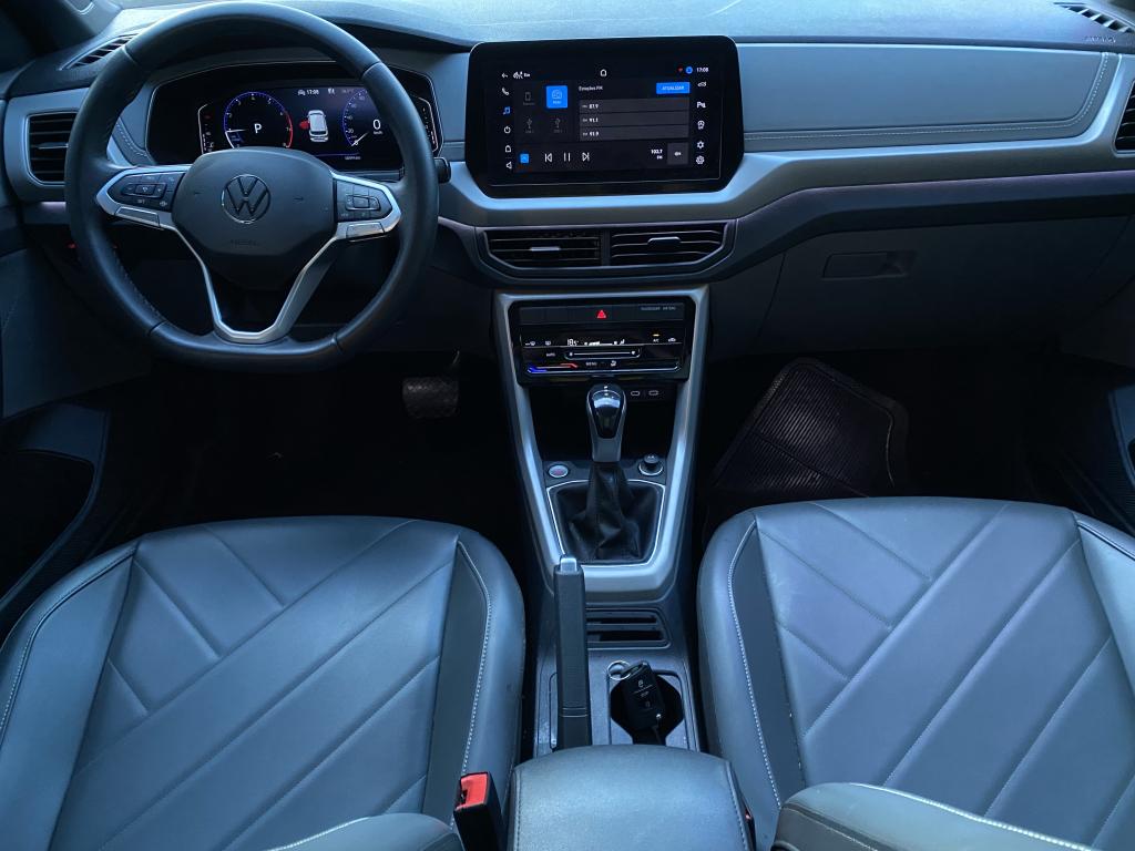 VOLKSWAGEN T-Cross - Foto