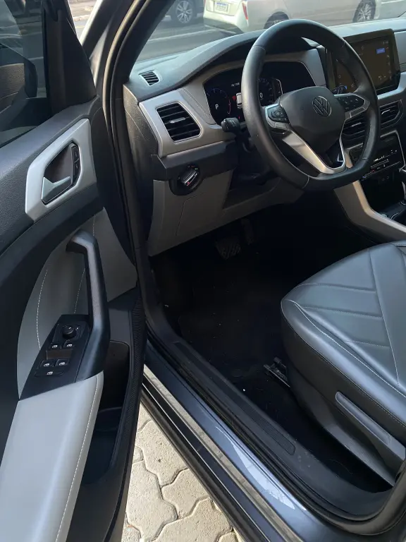 VOLKSWAGEN T-Cross - Foto