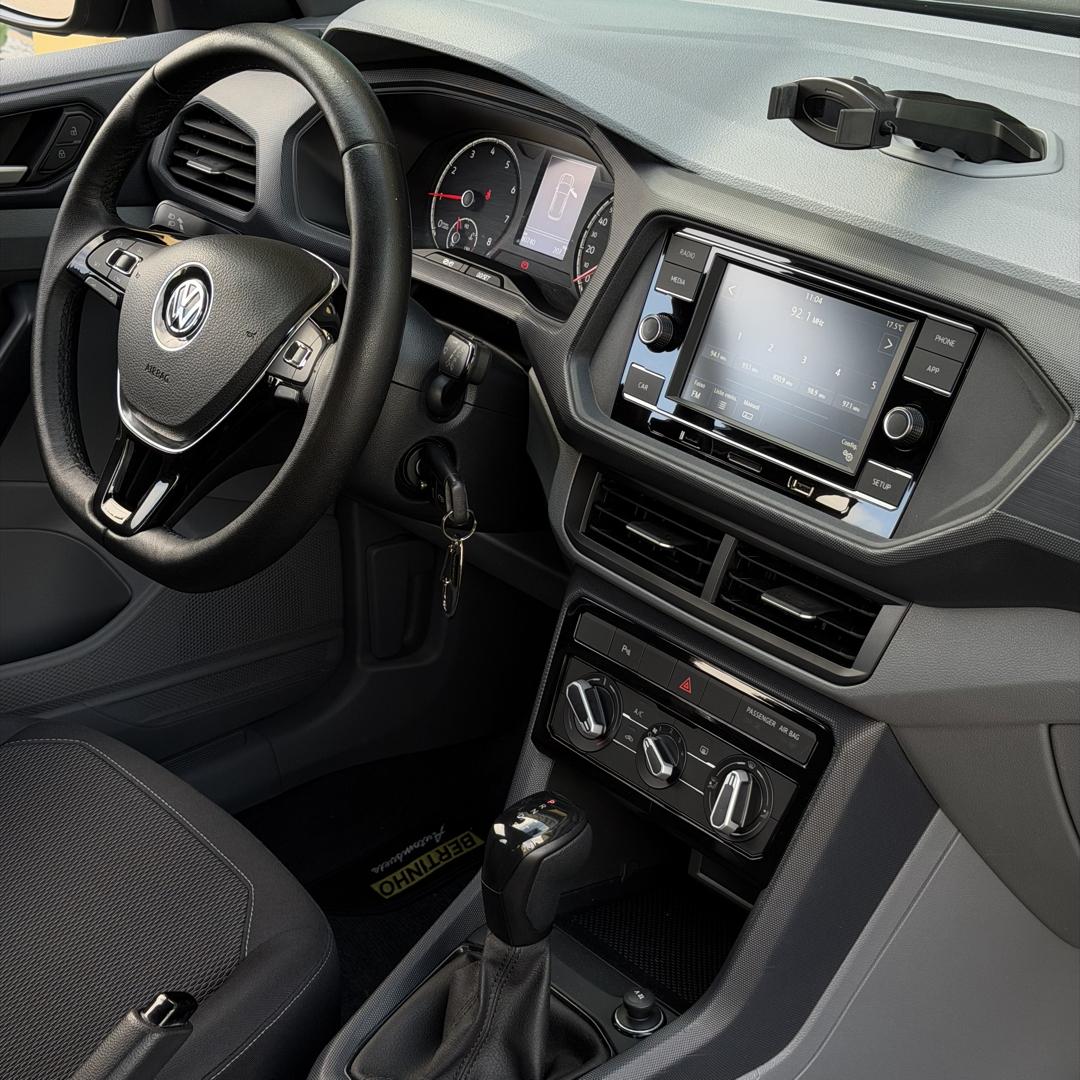 VOLKSWAGEN T-Cross - Foto