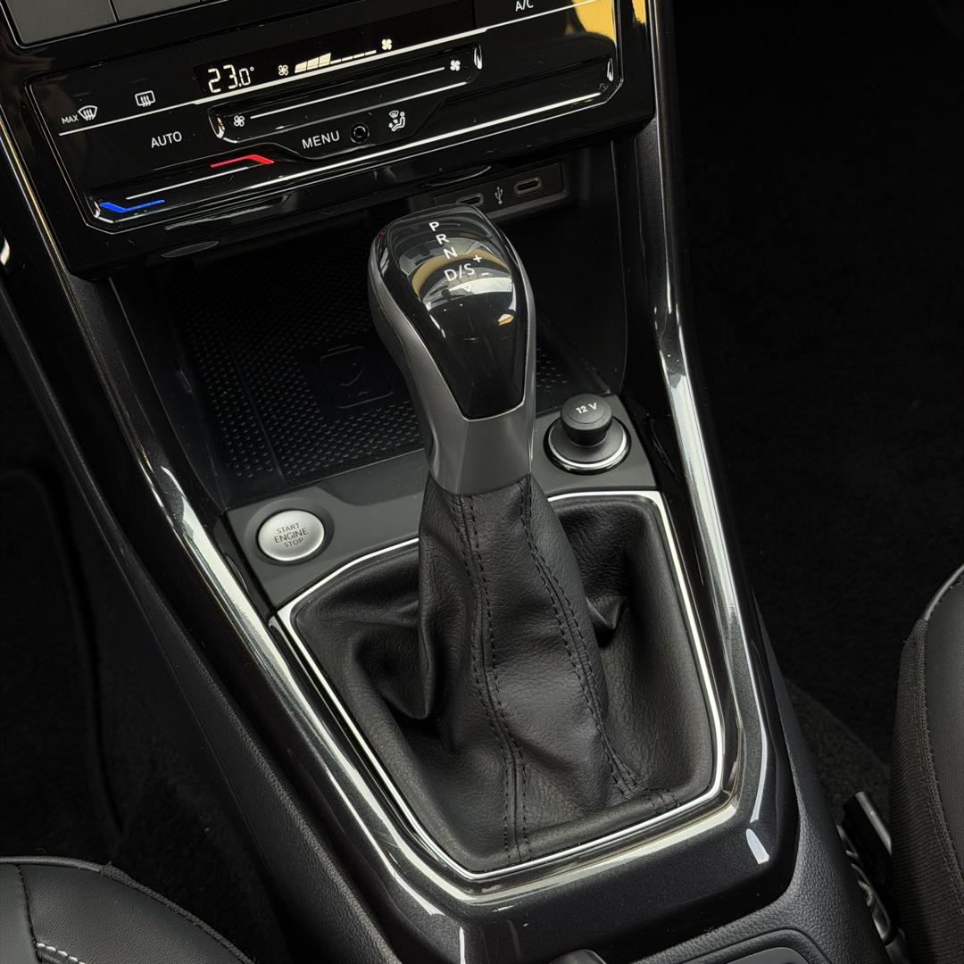 VOLKSWAGEN T-Cross - Foto