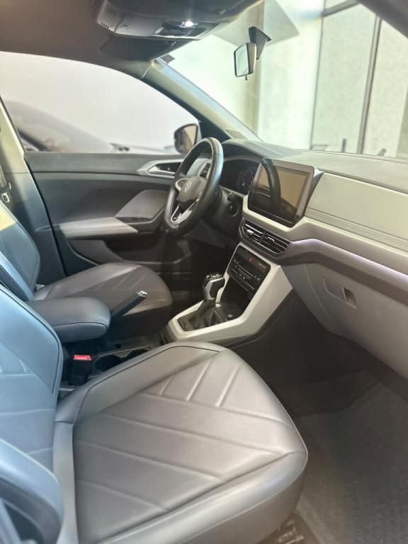 VOLKSWAGEN T-Cross - Foto