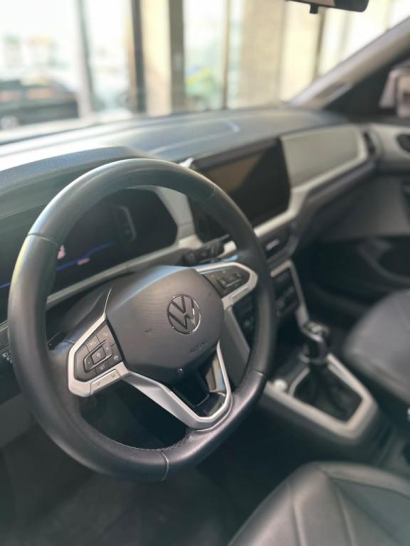VOLKSWAGEN T-Cross - Foto