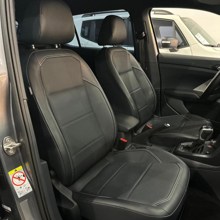 VOLKSWAGEN T-Cross - Foto