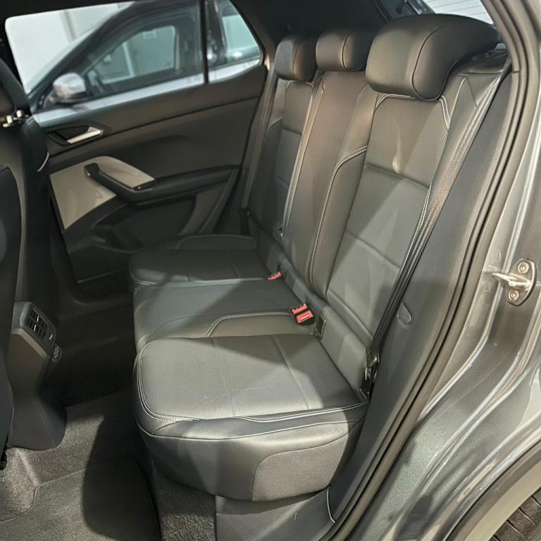 VOLKSWAGEN T-Cross - Foto