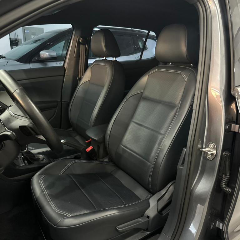 VOLKSWAGEN T-Cross - Foto
