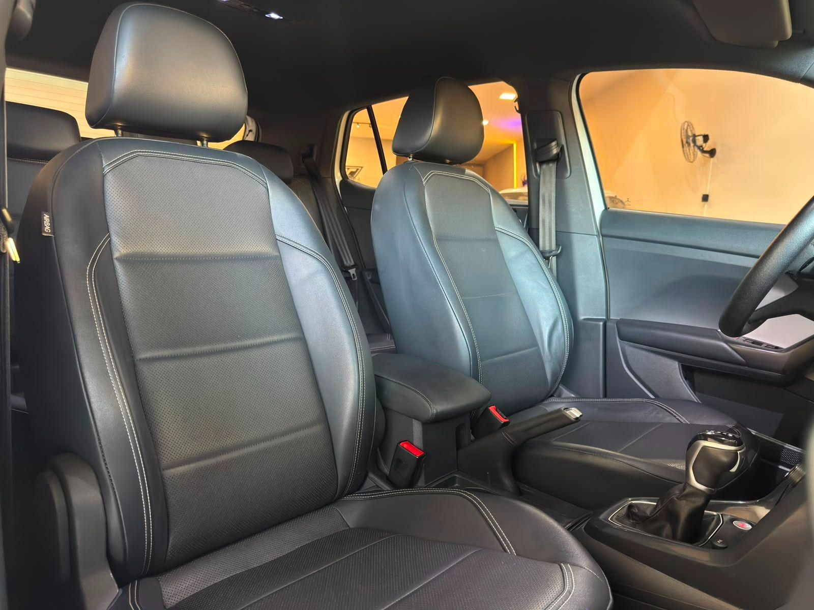 VOLKSWAGEN T-Cross - Foto