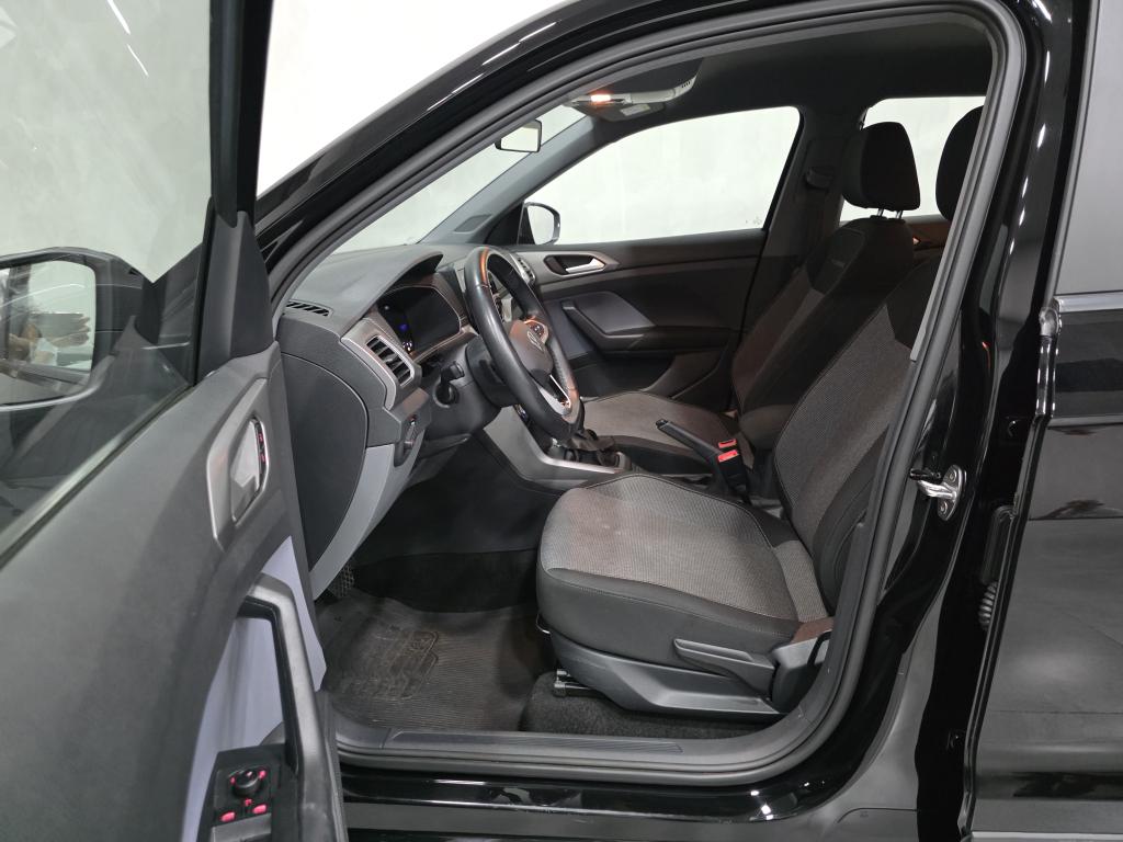VOLKSWAGEN T-Cross - Foto
