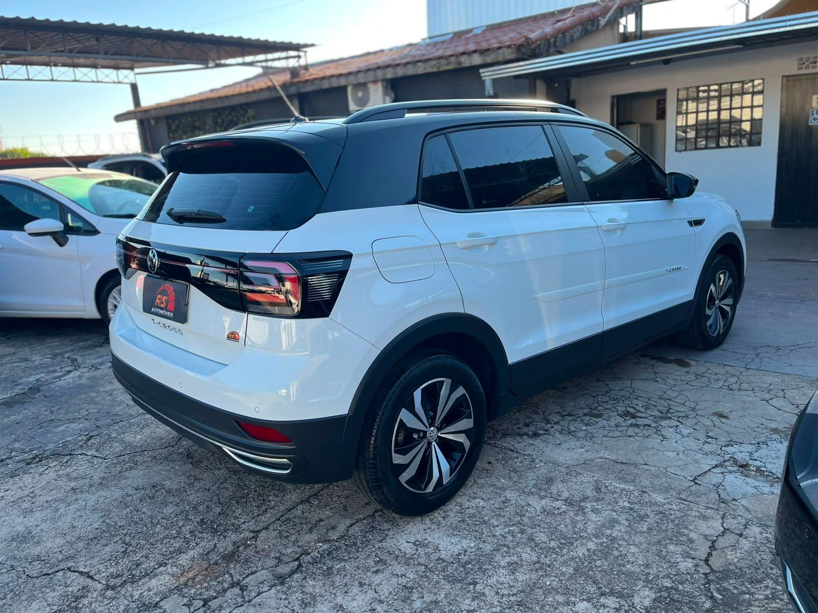 VOLKSWAGEN T-Cross - Foto