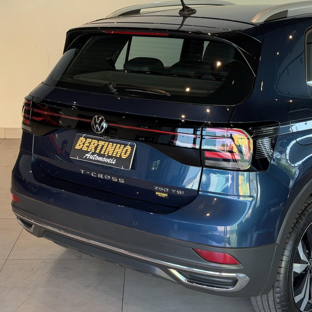 VOLKSWAGEN T-Cross - Foto