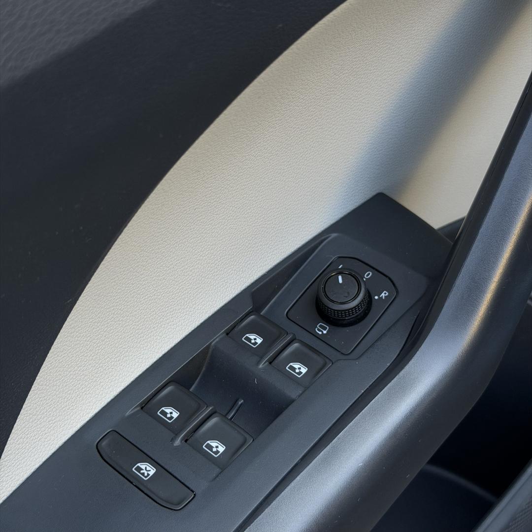VOLKSWAGEN T-Cross - Foto