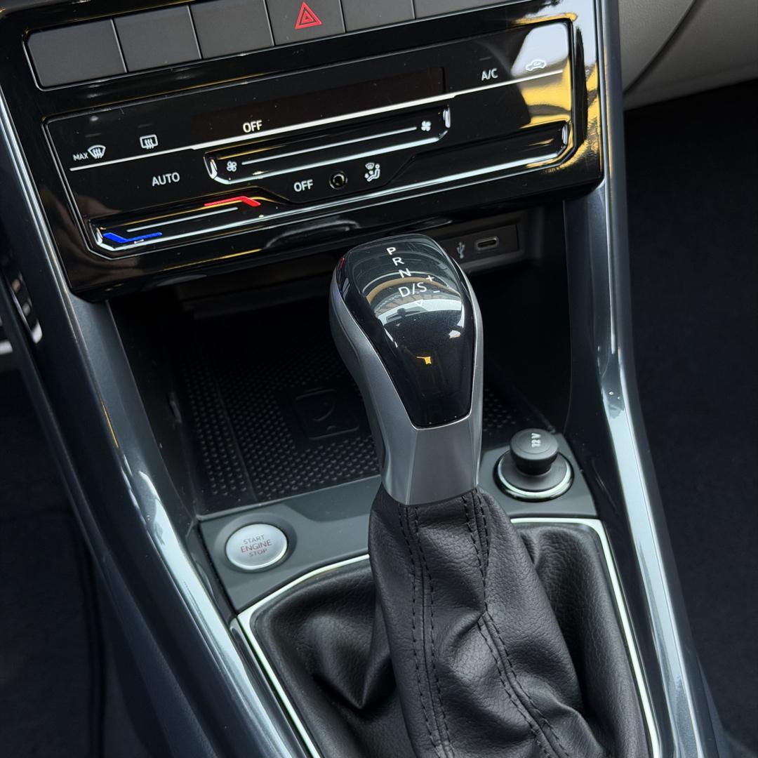VOLKSWAGEN T-Cross - Foto