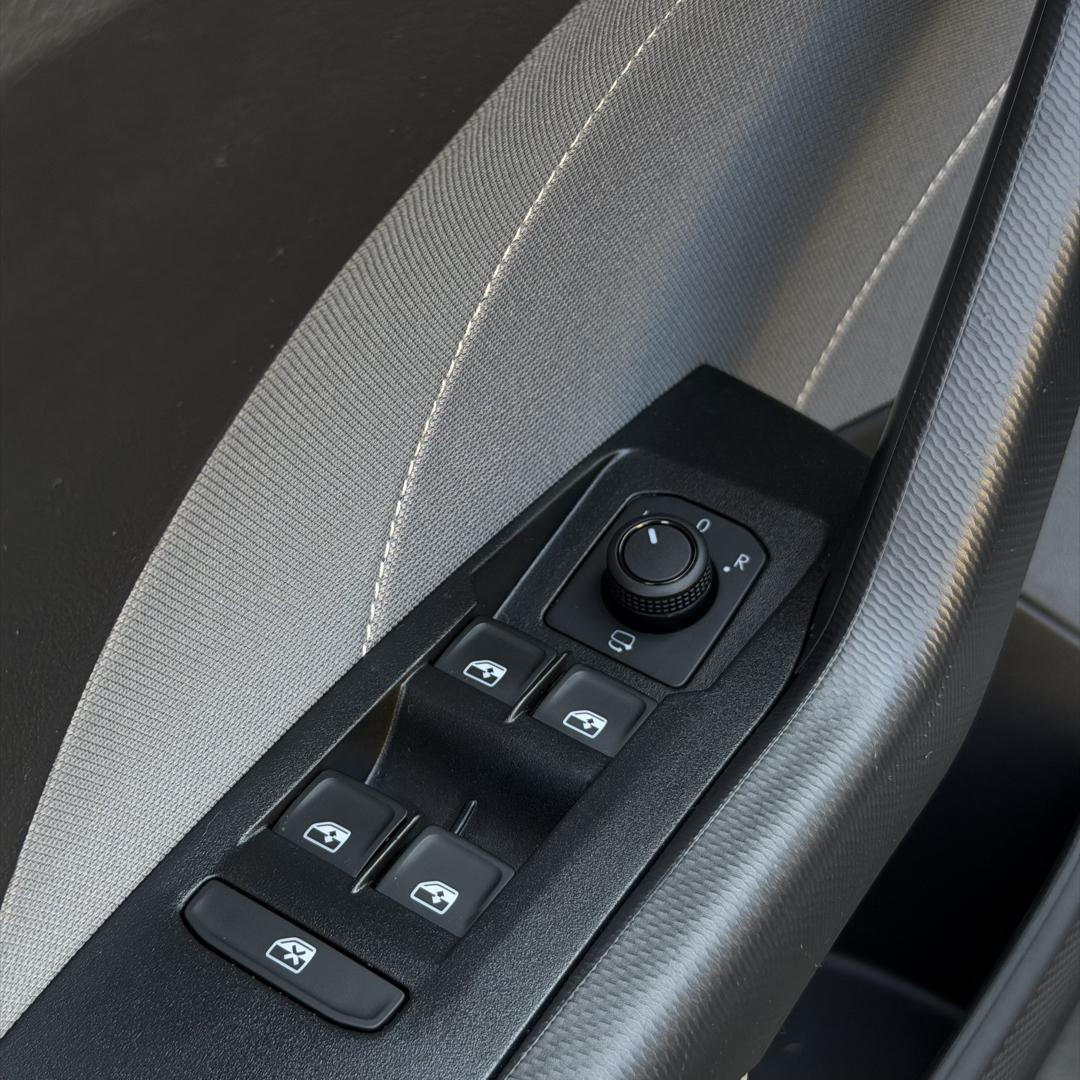 VOLKSWAGEN T-Cross - Foto