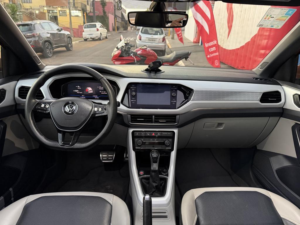 VOLKSWAGEN T-Cross - Foto
