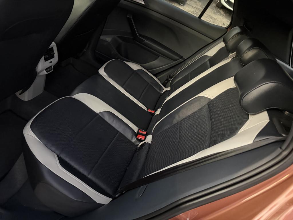 VOLKSWAGEN T-Cross - Foto