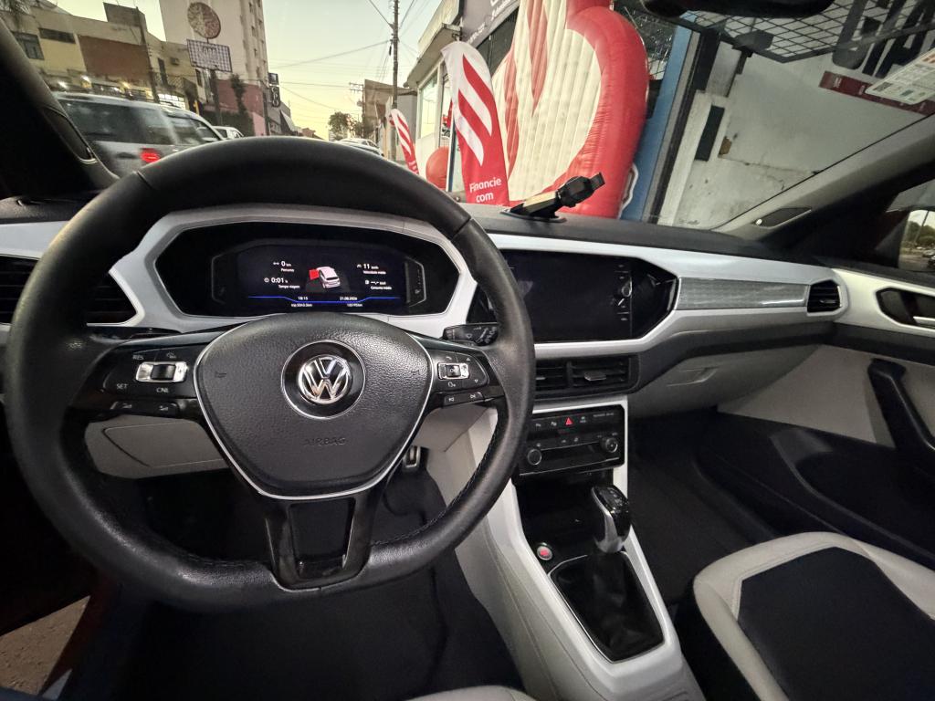 VOLKSWAGEN T-Cross - Foto