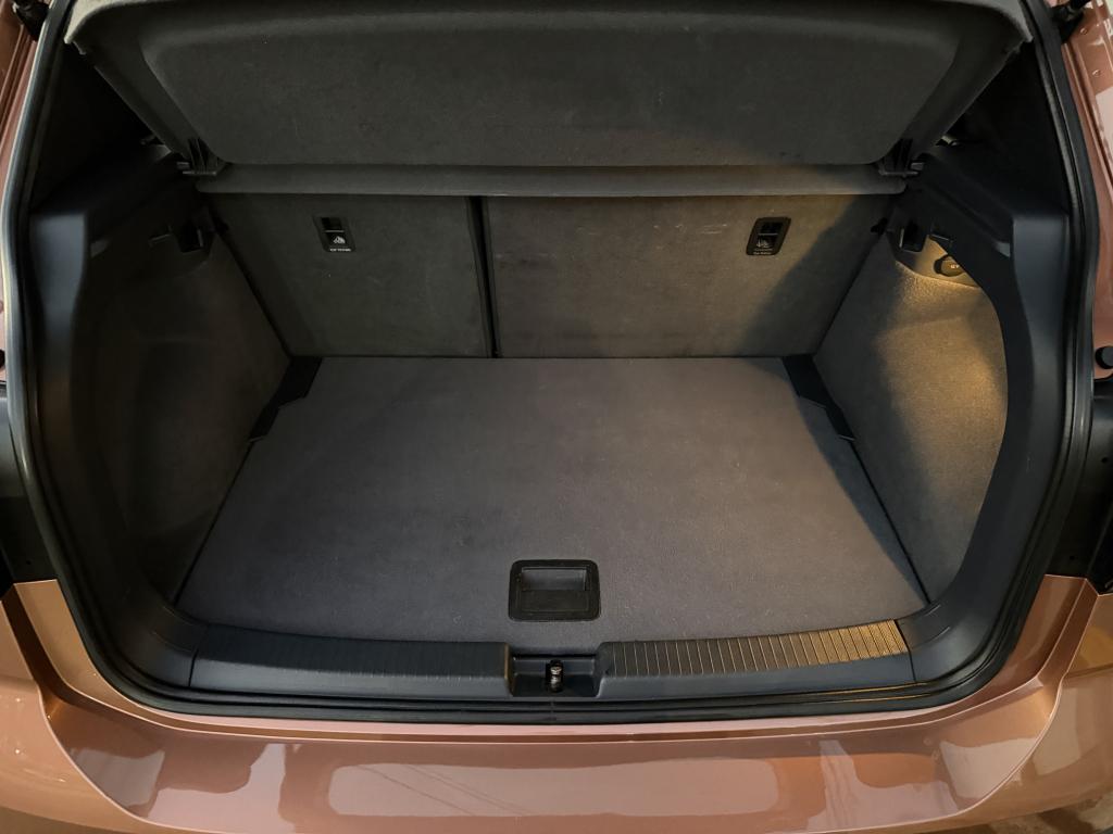 VOLKSWAGEN T-Cross - Foto