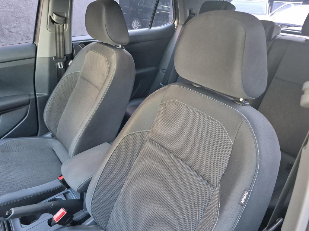 VOLKSWAGEN T-Cross - Foto