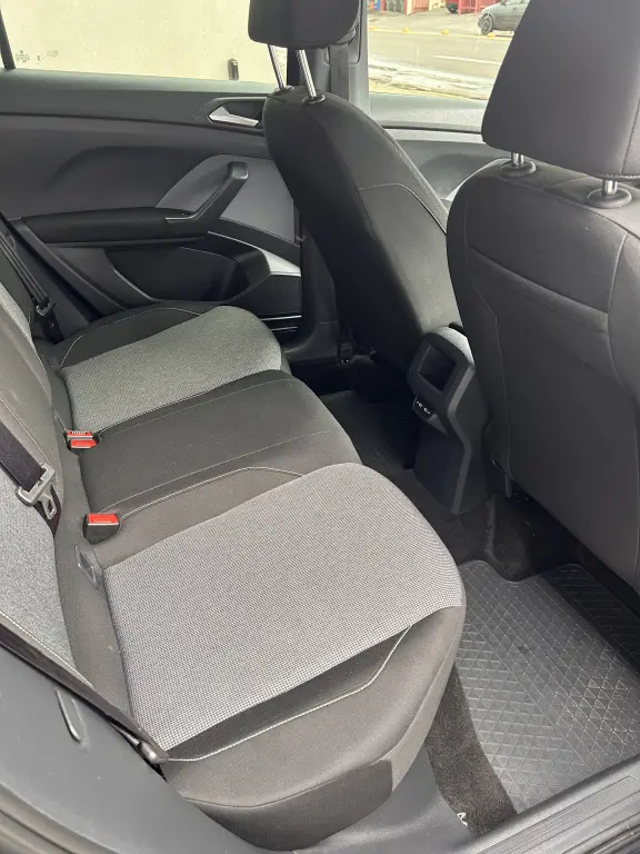 VOLKSWAGEN T-Cross - Foto